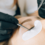 Kurs stylizacji rzęs Warszawa - praca w toku