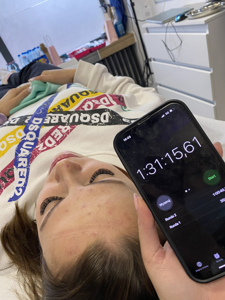 Kurs doczepiania rzęs - efekty, które uzyskała kursantka na szkoleniu przedłużania rzęs