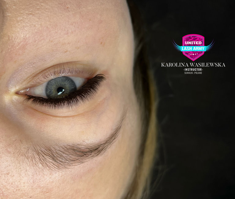 Przedłużanie rzęs kursy - efekty, które uzyskała kursantka