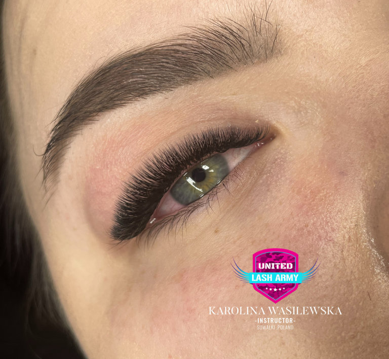 Szkolenie stacjonarne i online z zakresu stylizacji i przedłużania rzęs - efekty