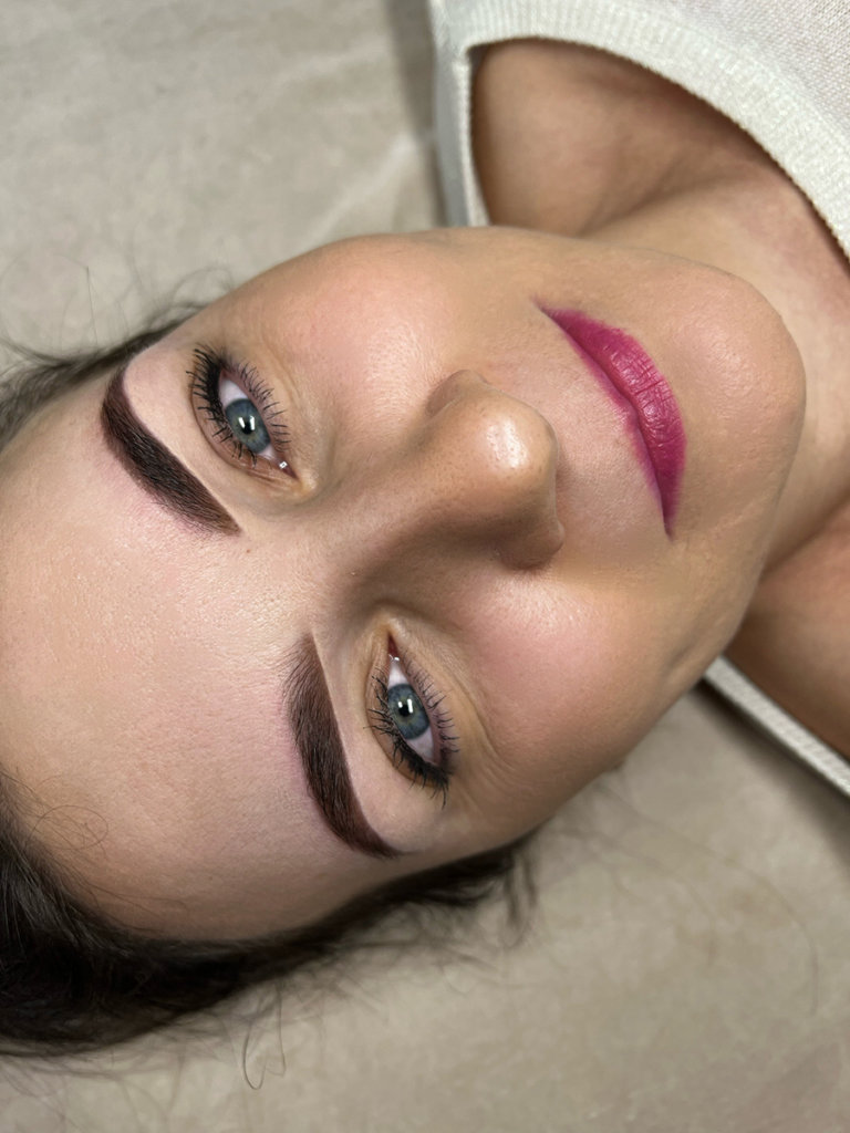 Kurs rzęsy online - sprawdź szkolenia stacjonarne z zakresu stylizacji i przedłużania rzęs - Efekty pracy kursantki